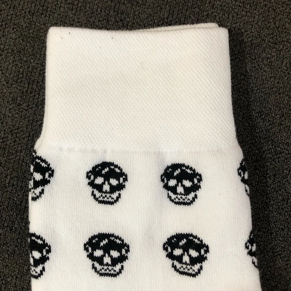 Alexander McQueen White Socks with Black Skull Pattern